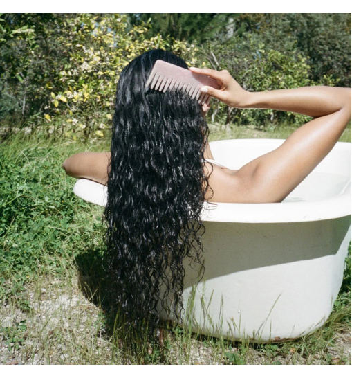 Emi Jay Detangling Comb In Pink Sugar